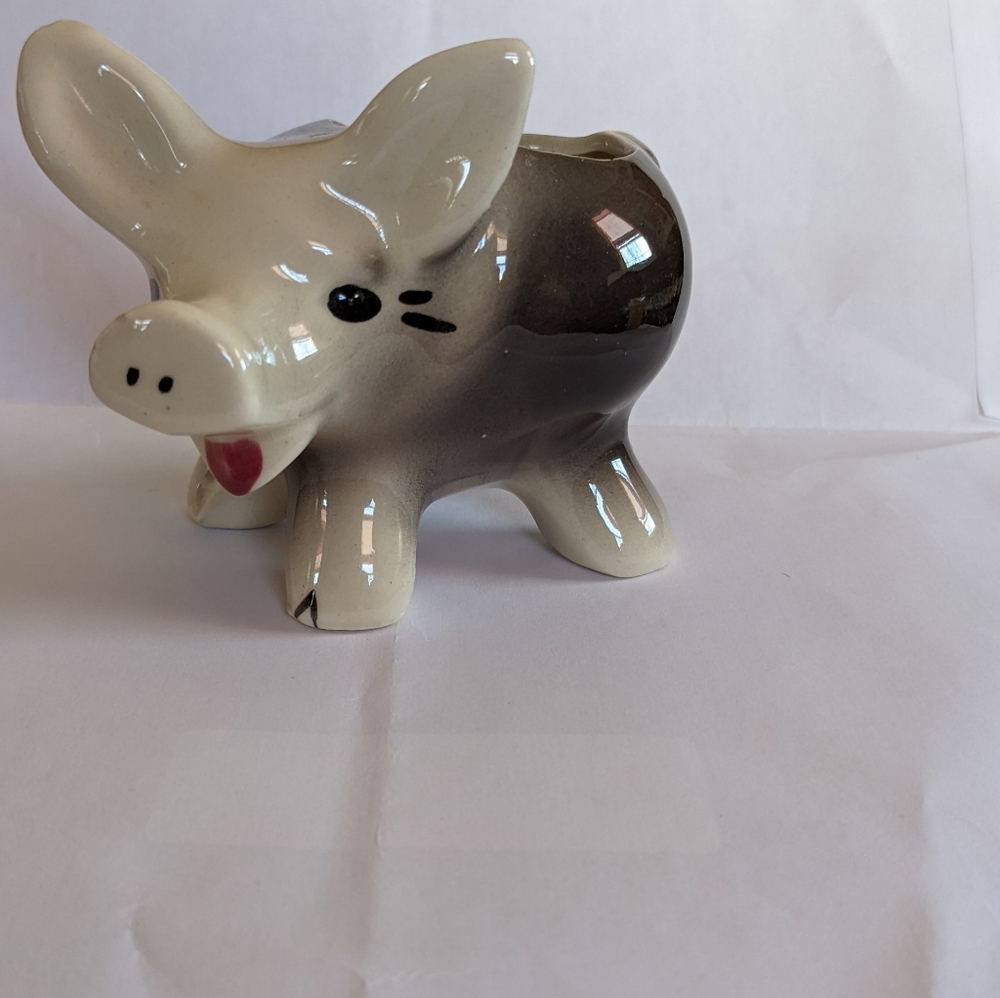 Vintage pig planter